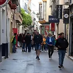 Centrico Y Moderno En *