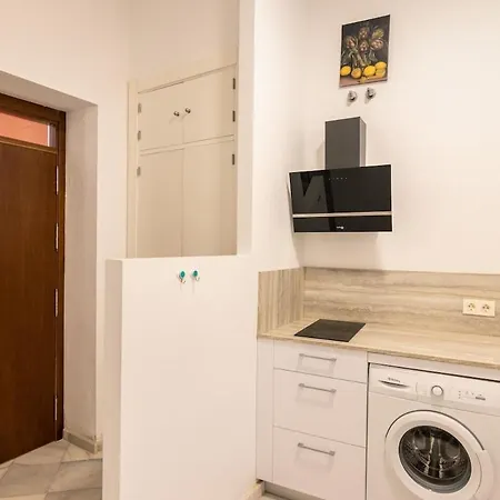 Centrico Y Moderno En *
